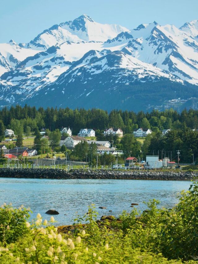 15 Must Visit Small Towns in Alaska (14)