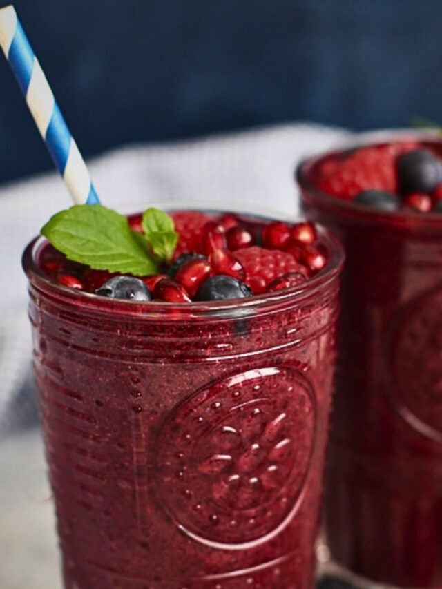 8 Creative Pomegranate Berry Smoothie Recipe