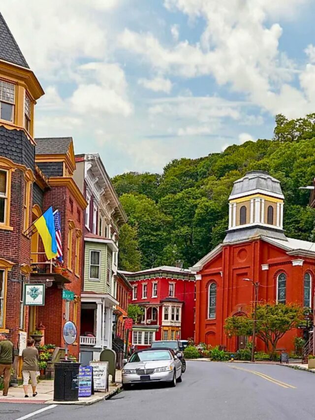 8 Of The Most Charming Small Towns To Visit In The Poconos 0